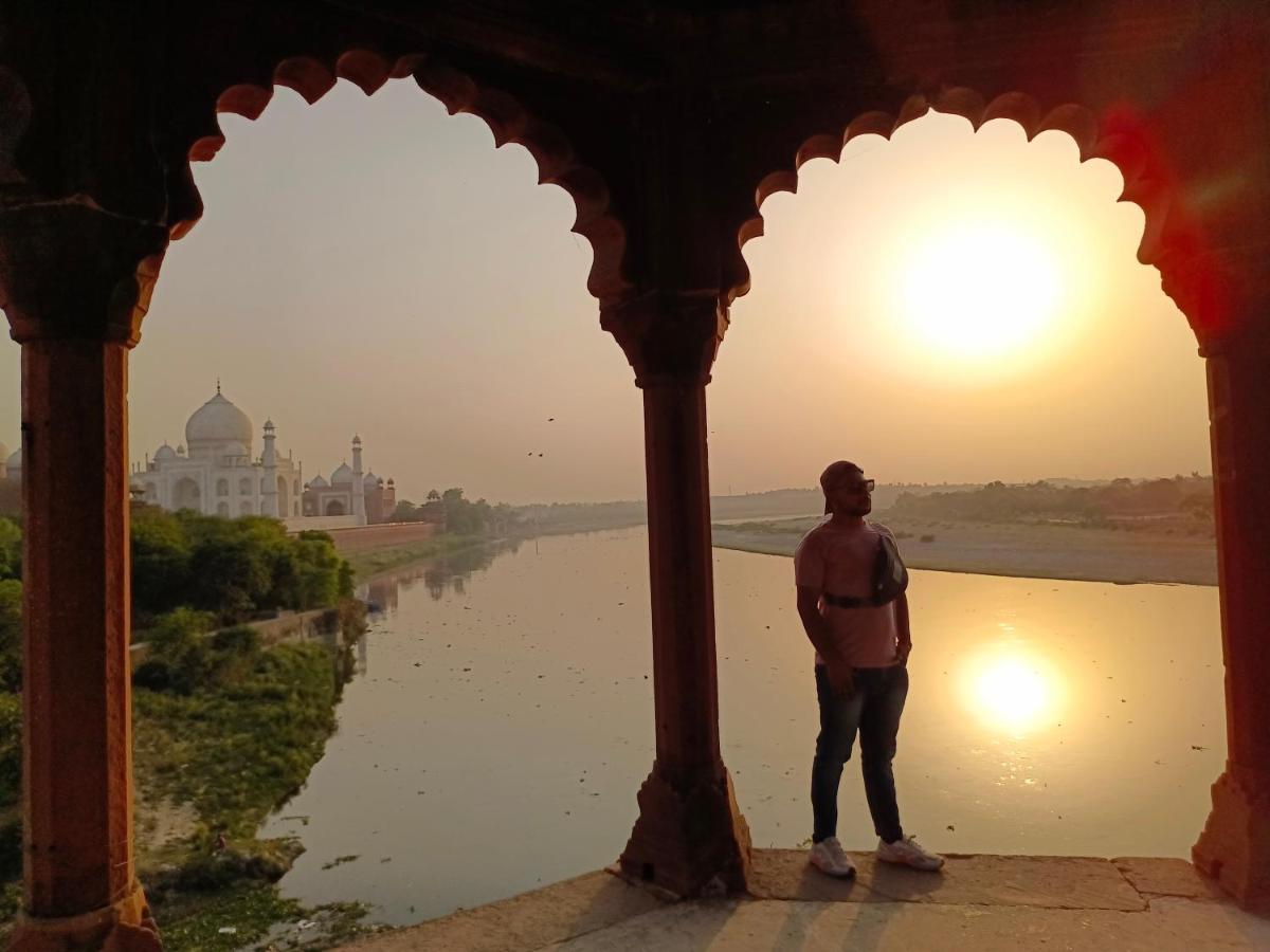 Hotel India Inn Walking Distance From Taj Mahal-- Rooftop Taj Mahal View Agra  Exterior photo