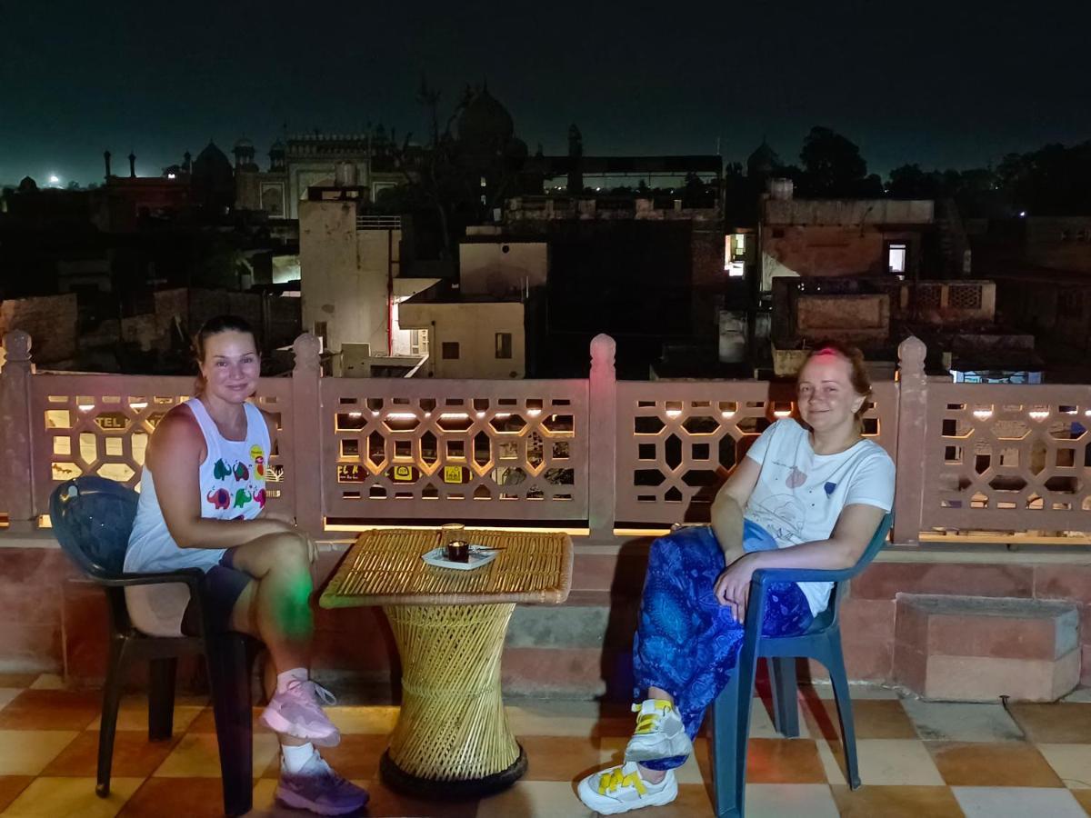 Hotel India Inn Walking Distance From Taj Mahal-- Rooftop Taj Mahal View Agra  Exterior photo