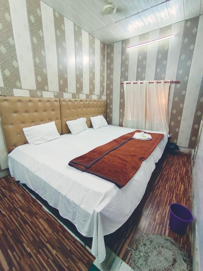 Hotel India Inn Walking Distance From Taj Mahal-- Rooftop Taj Mahal View Agra  Exterior photo
