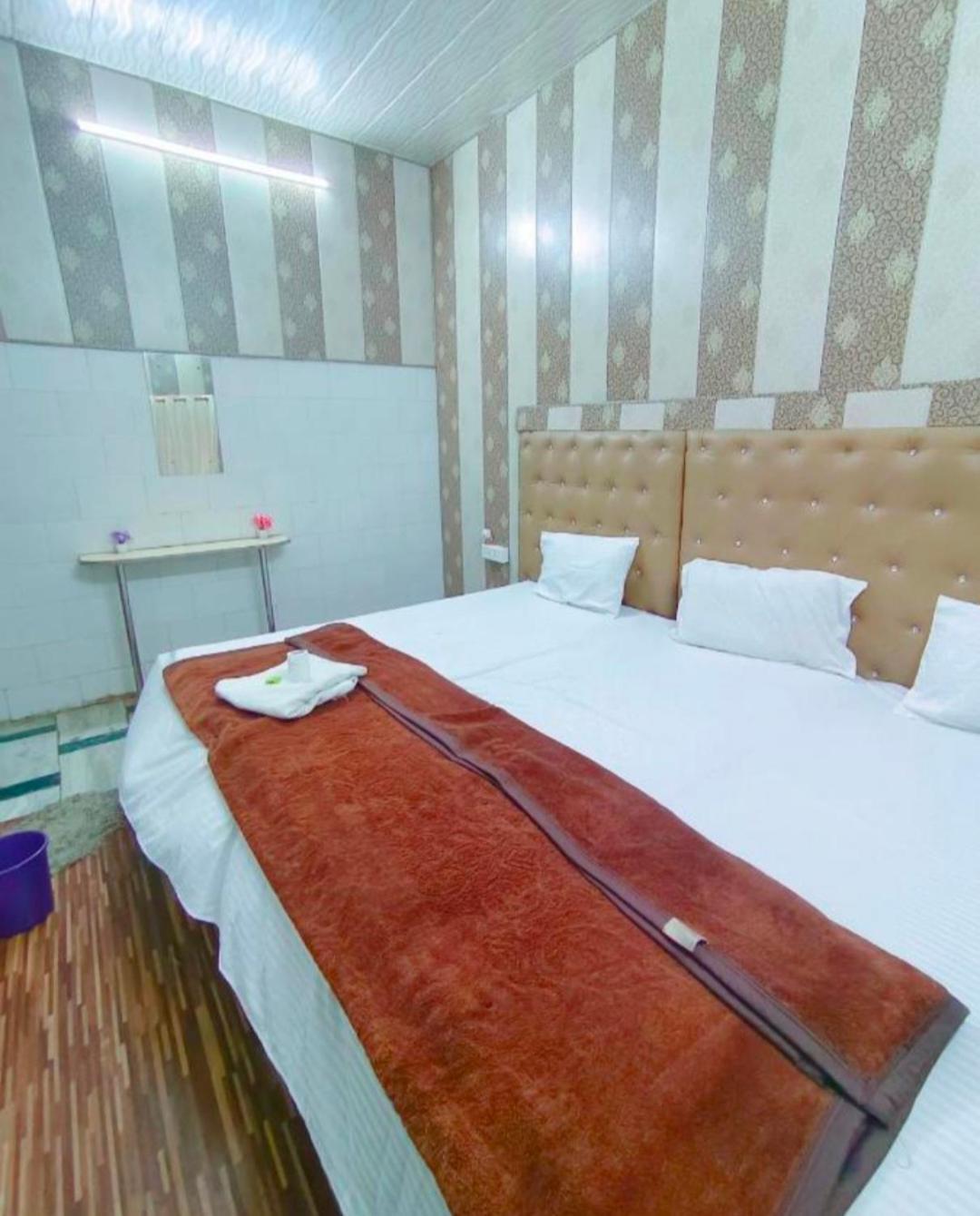 Hotel India Inn Walking Distance From Taj Mahal-- Rooftop Taj Mahal View Agra  Exterior photo