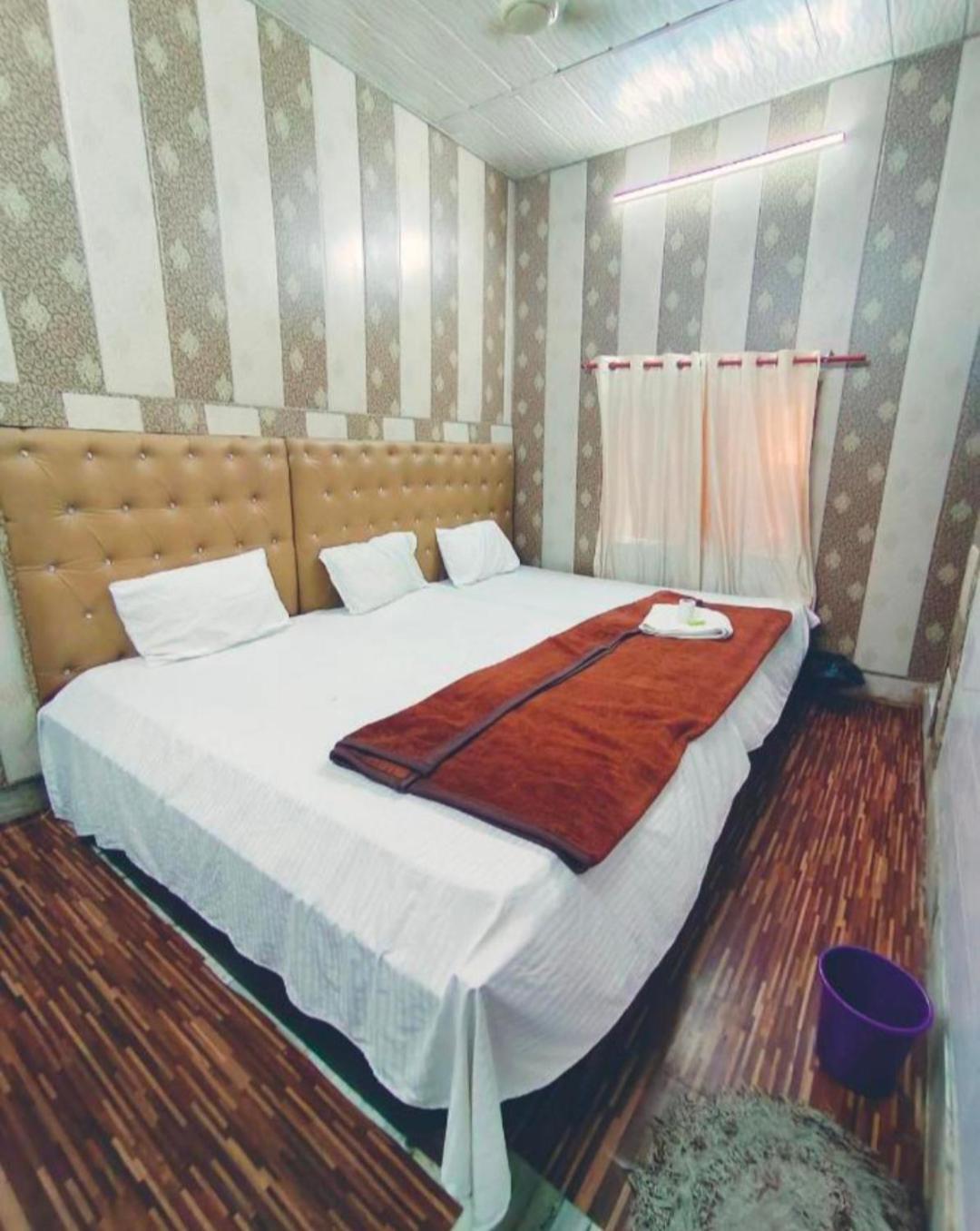 Hotel India Inn Walking Distance From Taj Mahal-- Rooftop Taj Mahal View Agra  Exterior photo